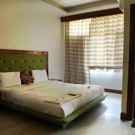 Hotel Elite Sector 45 I Gurgaon Central I Couple Friendly Екстер'єр фото
