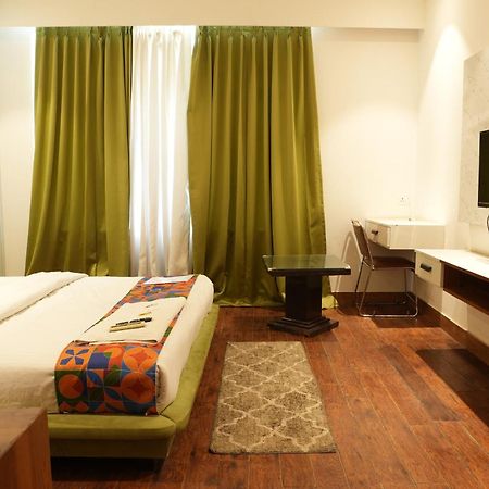 Hotel Elite Sector 45 I Gurgaon Central I Couple Friendly Екстер'єр фото