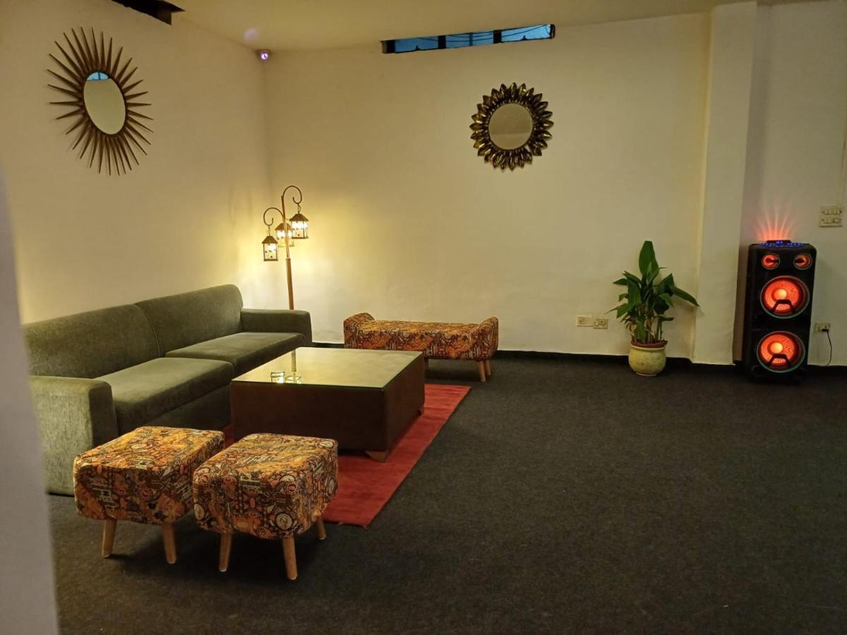 Hotel Elite Sector 45 I Gurgaon Central I Couple Friendly Екстер'єр фото