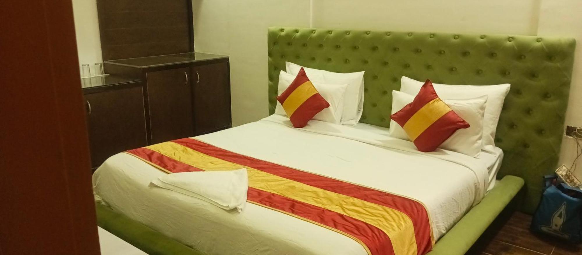 Hotel Elite Sector 45 I Gurgaon Central I Couple Friendly Екстер'єр фото