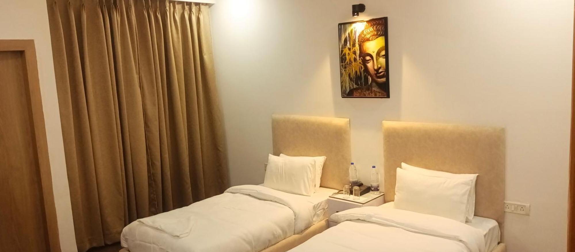Hotel Elite Sector 45 I Gurgaon Central I Couple Friendly Екстер'єр фото