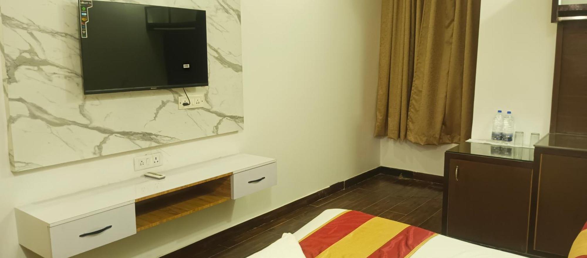 Hotel Elite Sector 45 I Gurgaon Central I Couple Friendly Екстер'єр фото