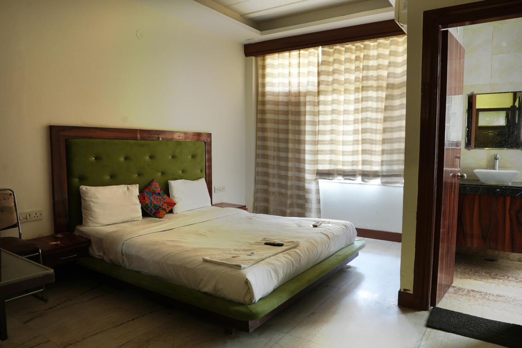Hotel Elite Sector 45 I Gurgaon Central I Couple Friendly Екстер'єр фото