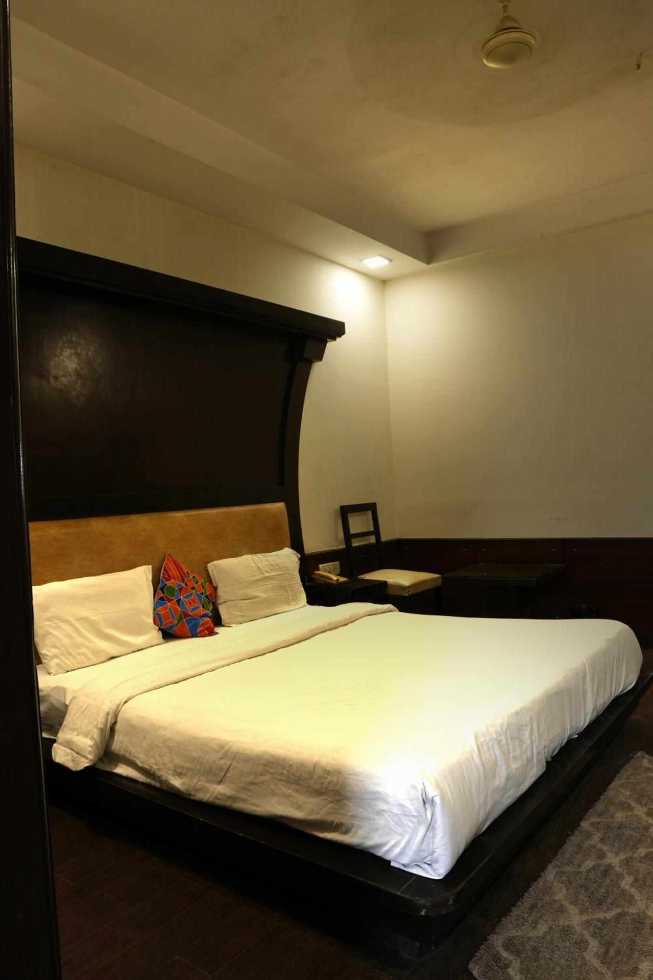 Hotel Elite Sector 45 I Gurgaon Central I Couple Friendly Екстер'єр фото