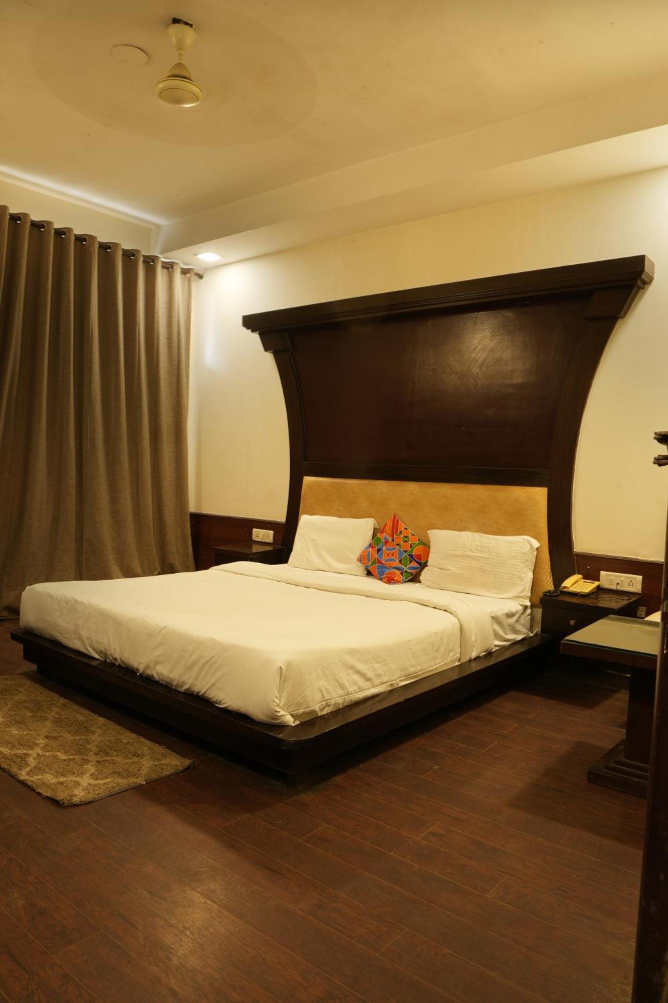 Hotel Elite Sector 45 I Gurgaon Central I Couple Friendly Екстер'єр фото