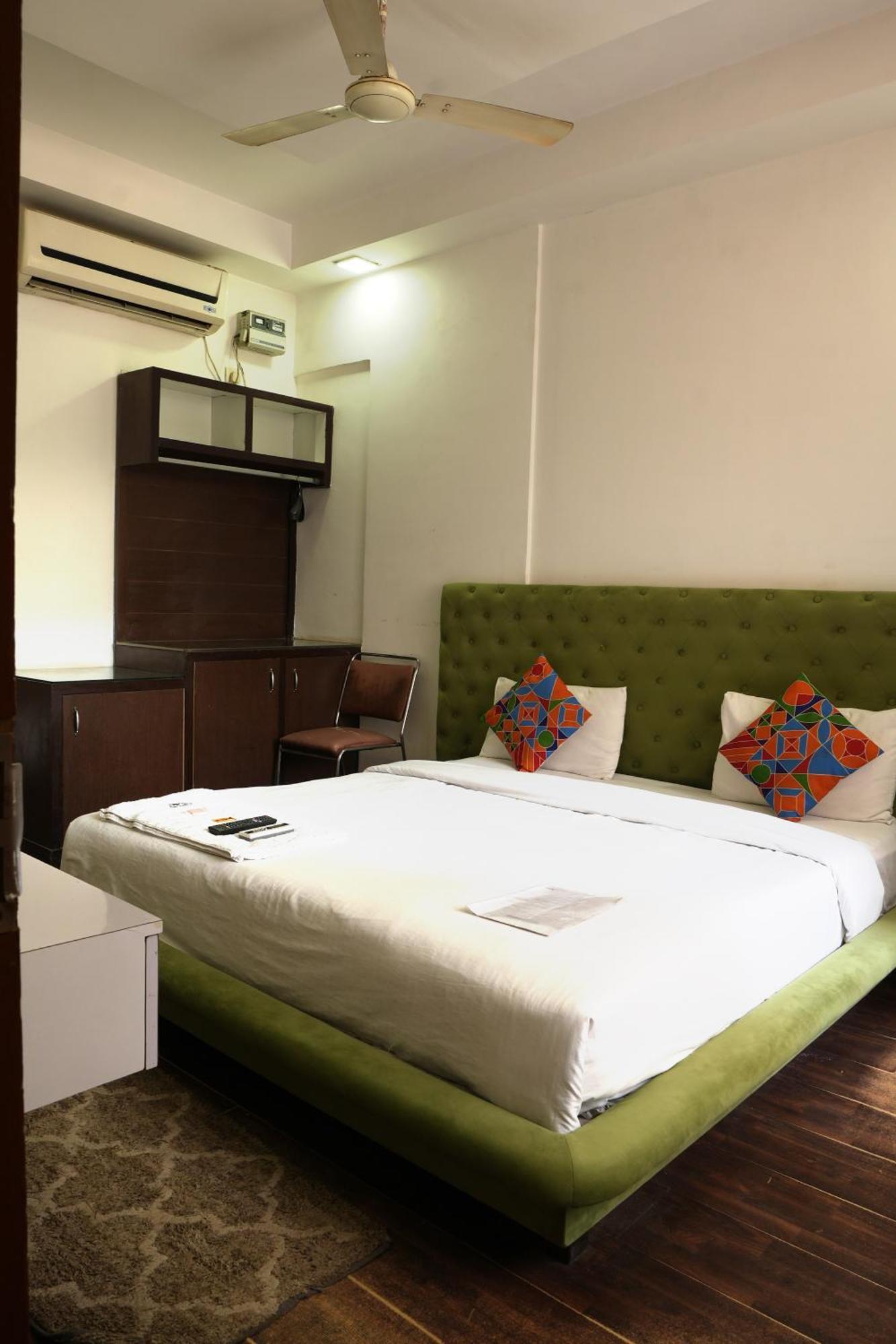 Hotel Elite Sector 45 I Gurgaon Central I Couple Friendly Екстер'єр фото