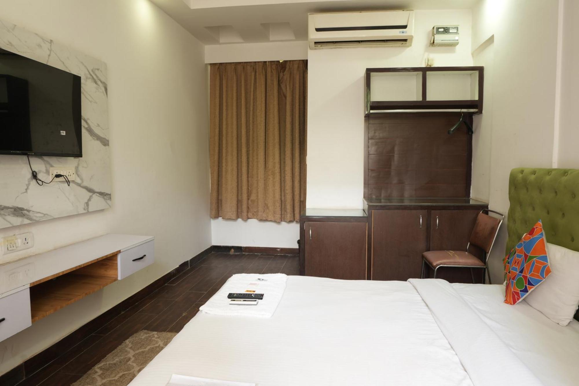 Hotel Elite Sector 45 I Gurgaon Central I Couple Friendly Екстер'єр фото