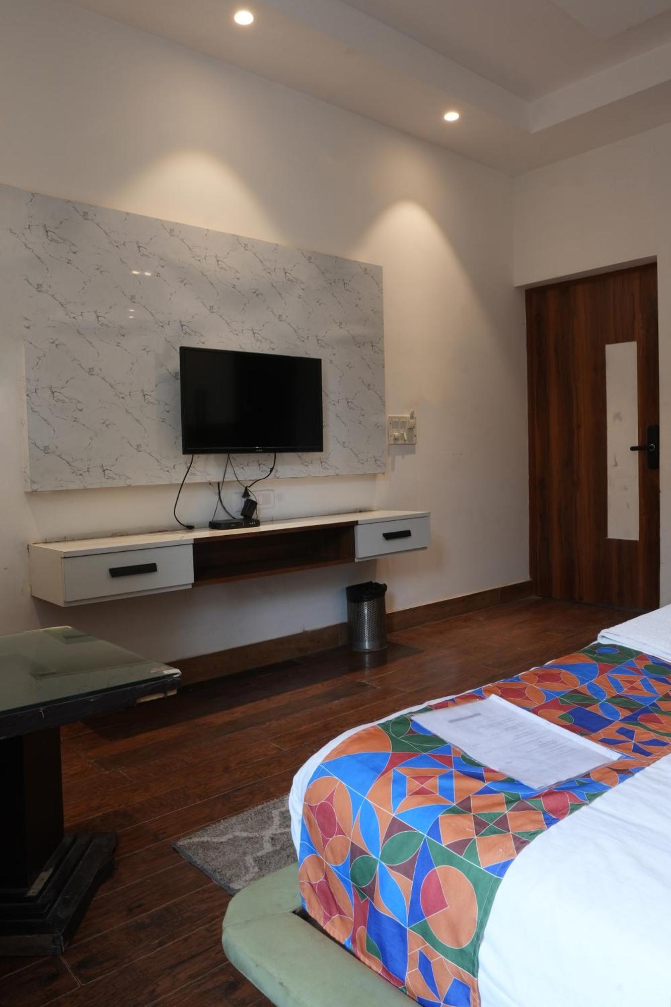 Hotel Elite Sector 45 I Gurgaon Central I Couple Friendly Екстер'єр фото