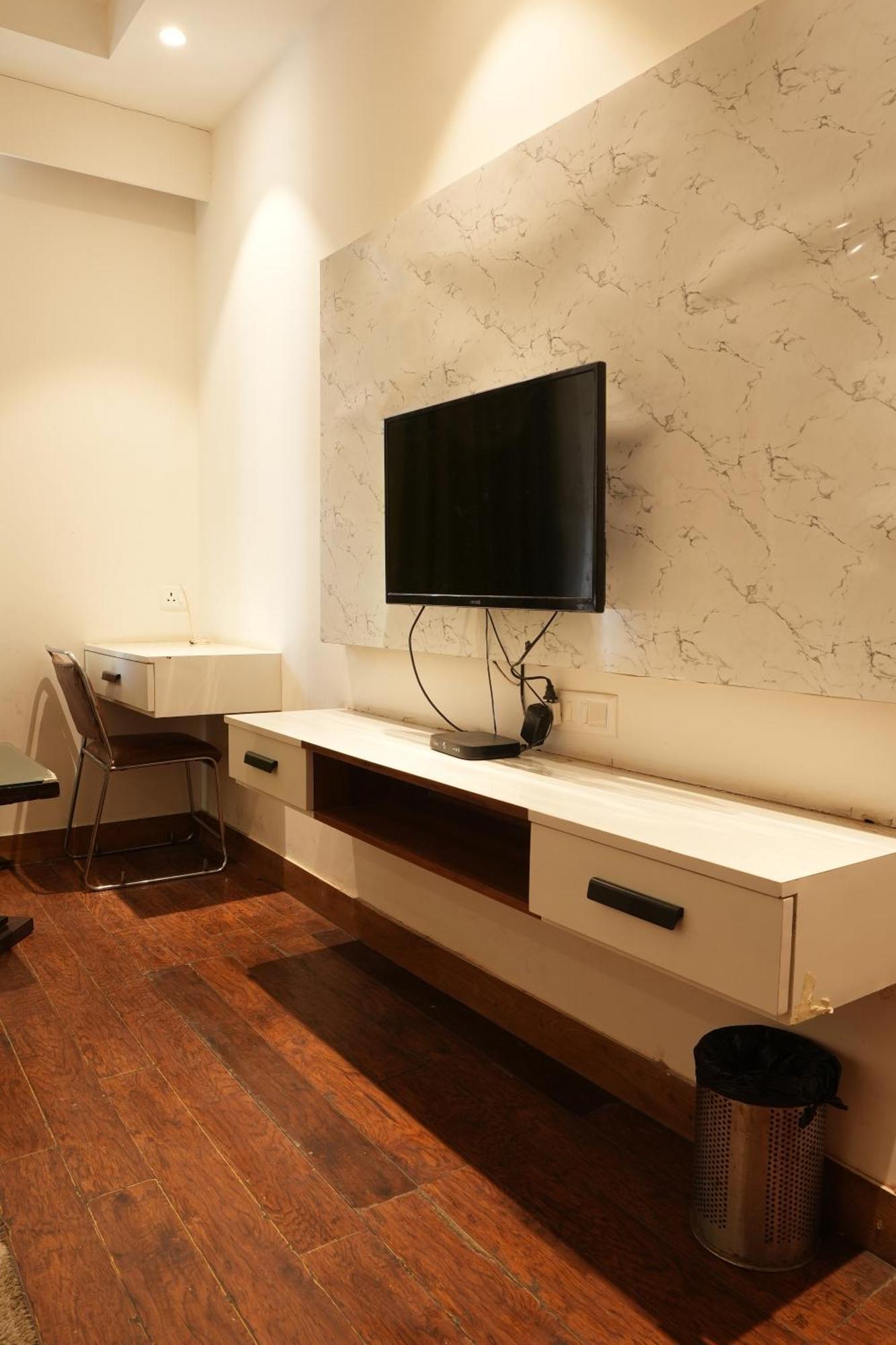 Hotel Elite Sector 45 I Gurgaon Central I Couple Friendly Екстер'єр фото