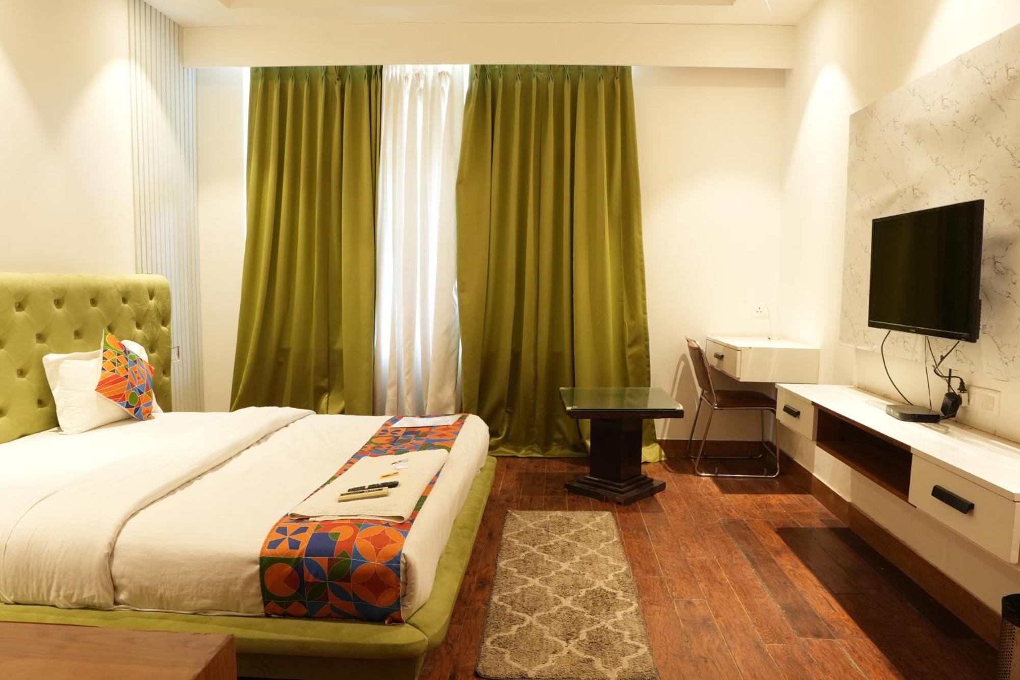 Hotel Elite Sector 45 I Gurgaon Central I Couple Friendly Екстер'єр фото
