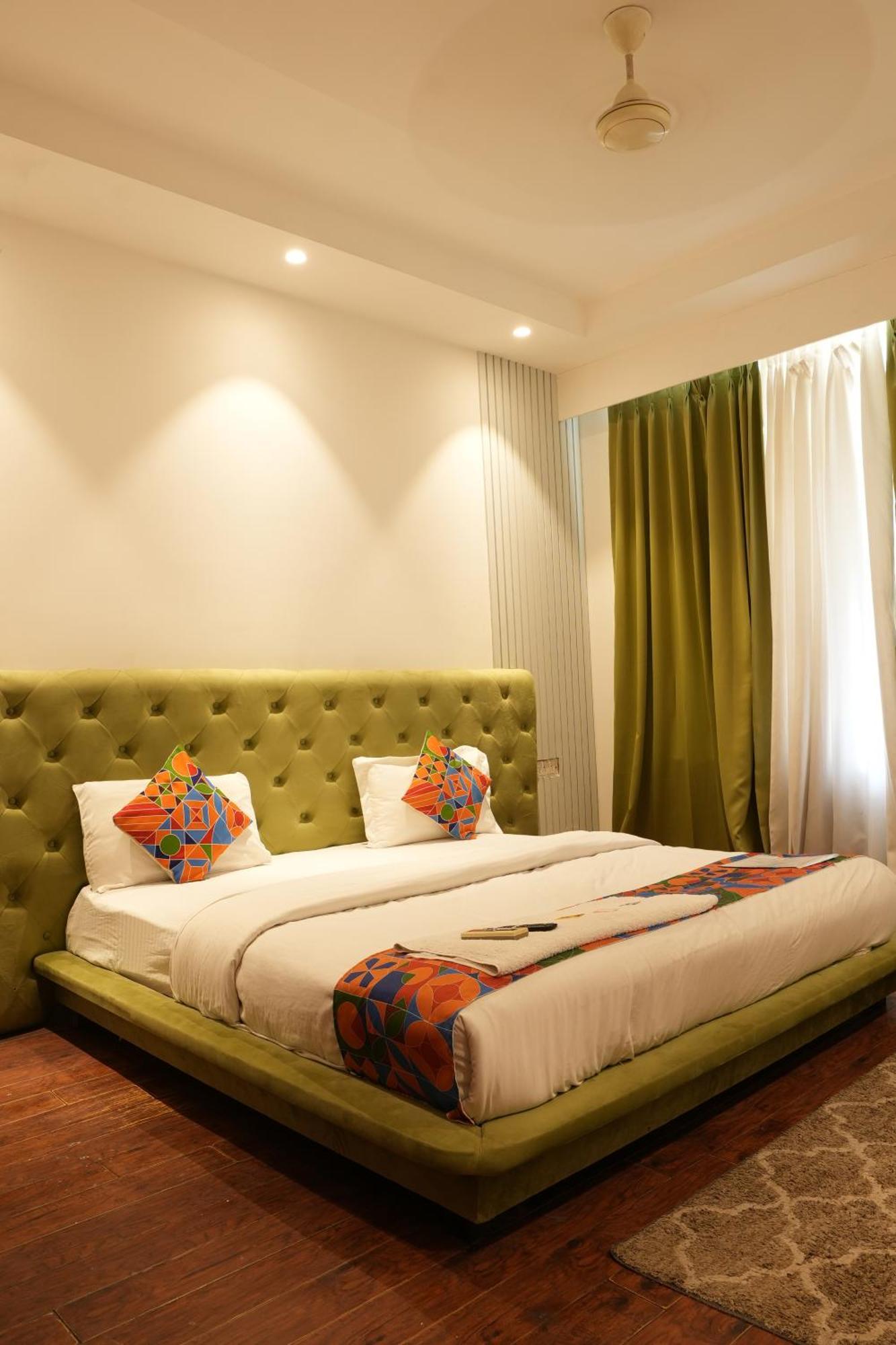 Hotel Elite Sector 45 I Gurgaon Central I Couple Friendly Екстер'єр фото