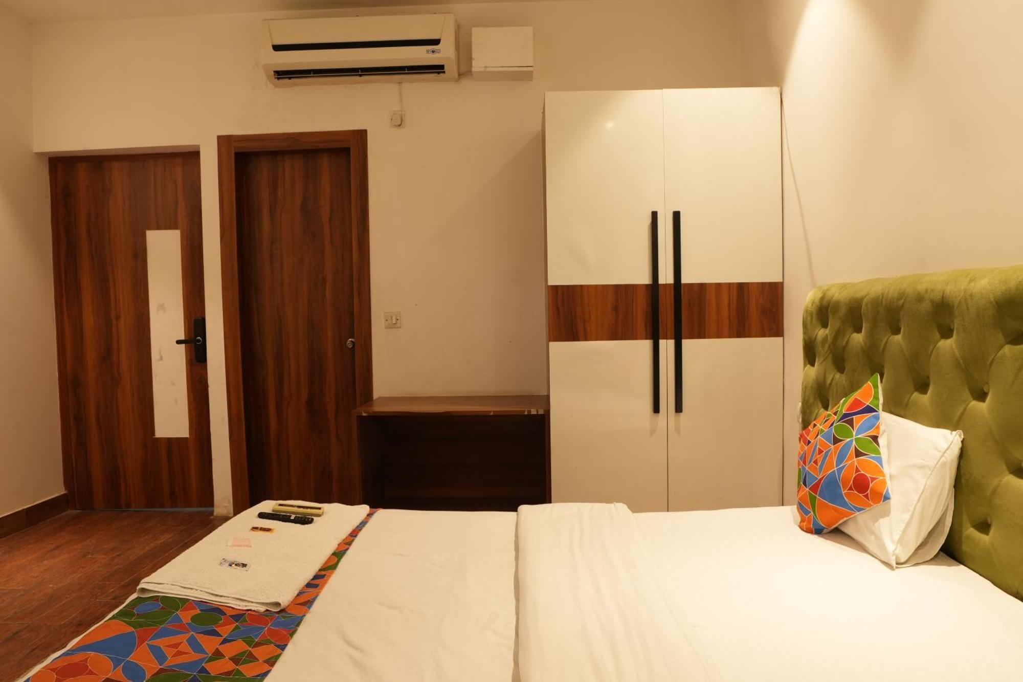 Hotel Elite Sector 45 I Gurgaon Central I Couple Friendly Екстер'єр фото